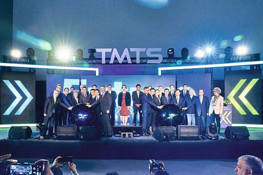 Das traditionelle „Ribbon Cutting“ fand bei der TMTS 2024 digital statt. Auch hier standen die Leitthemen „DX“ und „GX“ im Mittelpunkt.(Bild:  TMBA)
