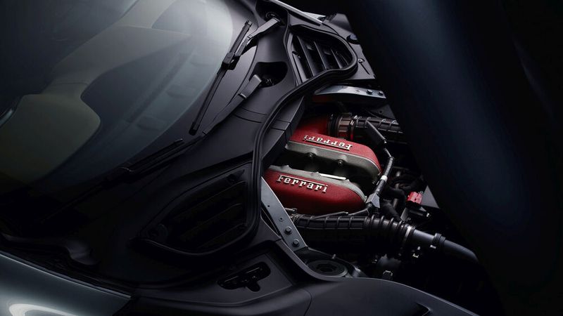 Die Leistung des Purosangue liegt bei überragenden 725 PS (533 kW) bei 7.750 Umdrehungen in der Minute. (Bild: Autoren-Union Mobilität / Ferrari)