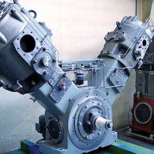 Bild 1: Bau beschleunigt: Mehrer-Trockenlauf-Kolbenverdichter in V-Bauart aus der Serie 900.