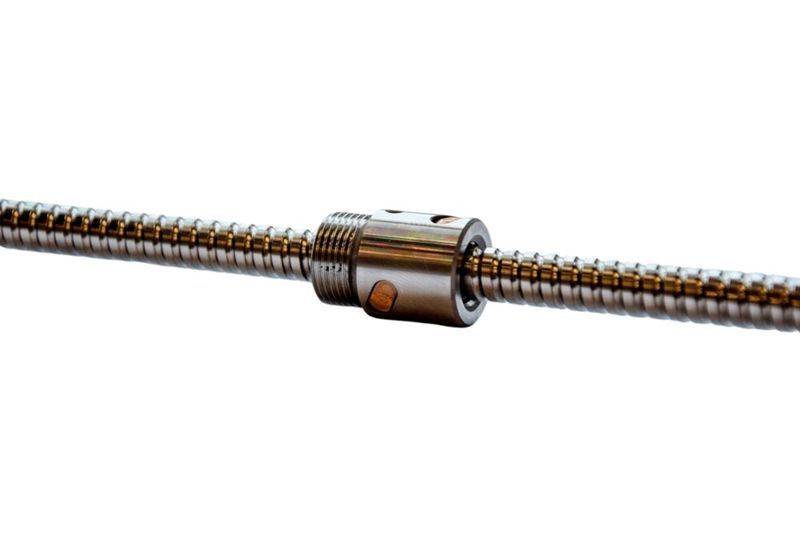 Klein, aber für anspruchsvolle Anwendungen geeignet: Die Miniatur-Kugelumlaufspindel mit nur 8 mm Durchmesser. (Bild: Arkero)