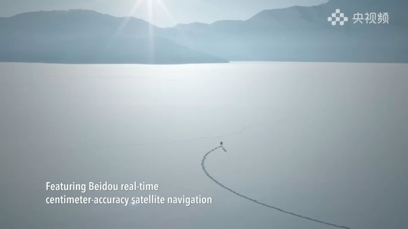 Kalter Härtetest: Der humanoide Roboter Unitree G1 zeichnet bei minus 47 Grad autonom das Logo der Olympischen Winterspiele 2026 in den Schnee. (Bild: Unitree Robotics)