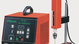 Das portable Erodiergerät TR100 mit schwenkbarem Erodierkopf erreicht auch schwer zugängliche Stellen.  (Bild: Heun)