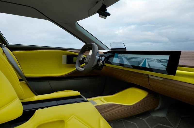 Der Innenraum wurde mit reichlich Holz veredelt. (Citroën)