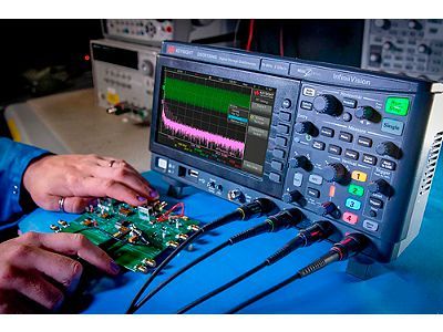 Einstiegs-Oszilloskope sind für die Hersteller ein wichtiger Markt, weil sie hier über eine große Stückzahl viele Anwender erreichen. Im Inneren arbeitet gerade bei den großen Anbietern hochwerte Hardware, wie sie in Mid-Range und High-End-Produkten verbaut werden. Einstiegs-Oszilloskope sind für die Hersteller ein wichtiger Markt, weil sie hier über eine große Stückzahl viele Anwender erreichen. Im Inneren arbeitet gerade bei den großen Anbietern hochwerte Hardware, wie sie in Mid-Range und High-End-Produkten verbaut werden.