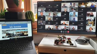 An der virtuellen Tagung der Bundesfachgruppe wirkten gut 50 Teilnehmer mit. Auf der Tagesordnung stand neben der Neuwahl des Vorsitzenden unter anderem die AÜK. (Bild: Schreiner/»kfz-betrieb«)