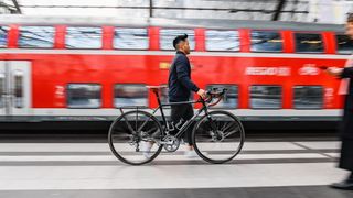 Die Frage zur Fahrradmitnahme ist bislang noch offen.  (Bild: Deutsche Bahn/Max Lautenschläger)