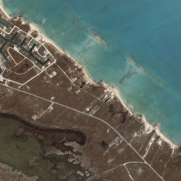 ... und nach der Verwüstung durch Hurrikan Dorian.  (Bild: Planet Labs Inc.)