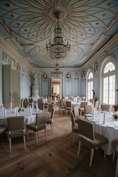 Ein wunderschöner und mondäner Rahmen für das Abendessen im Schloss Neuhardenberg. (Bild: Manuel Emme Fotografie)