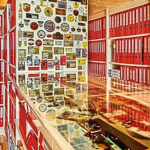 Rund 1.200 Aktenordner mit weit über 100.000 Blättern, dazu rund 5.000 Fotos und Negative sowie etwa 2.500 Bücher, Prospekte, Pressemappen und Betriebsanleitungen aus der Sammlung Jean-Louis Bezemer sind im Angebot.(Bild:  Ni-Cola Classics)