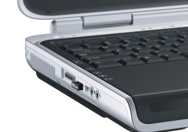 Ein Notebook lässt sich in der Tasche verstauen, ohne dass man den USB-Adapter abziehen muss. (Archiv: Vogel Business Media)