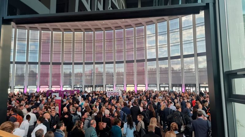 Der nächste Termin steht schon fest: 2026 findet die DMEA vom 21. bis 23. April statt. (©Serina Sonsalla / Vogel IT-Medien)