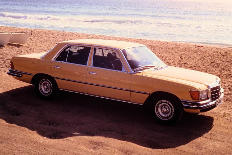 Mercedes W116: 20.500 Euro (251,45 %) (Bild: Daimler)