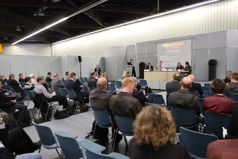 Zudem veranstaltete die Powtech auch weitere Podiumsdiskussionen zum Thema Explosionsschutz. (Bild: Nürnberg Messe)