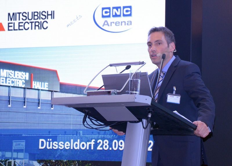 Frank Nolden, Grüder und Webmaster der CNC-Arena, präsentierte die aktuellen Leistungen des Portals. (Michel)