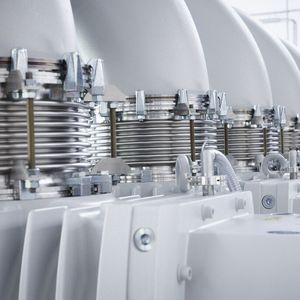 The new order is for a compact mechanical vacuum system for a 35-ton tank degasser. It will incorporatethe latest series of RUVAC WH7000 roots pumps and the dry screw pump DRYVAC DV1200. The robustpumps are suitable for use in processes that generate high levels of dust and steam, and the easymaintenance keeps operating costs low.