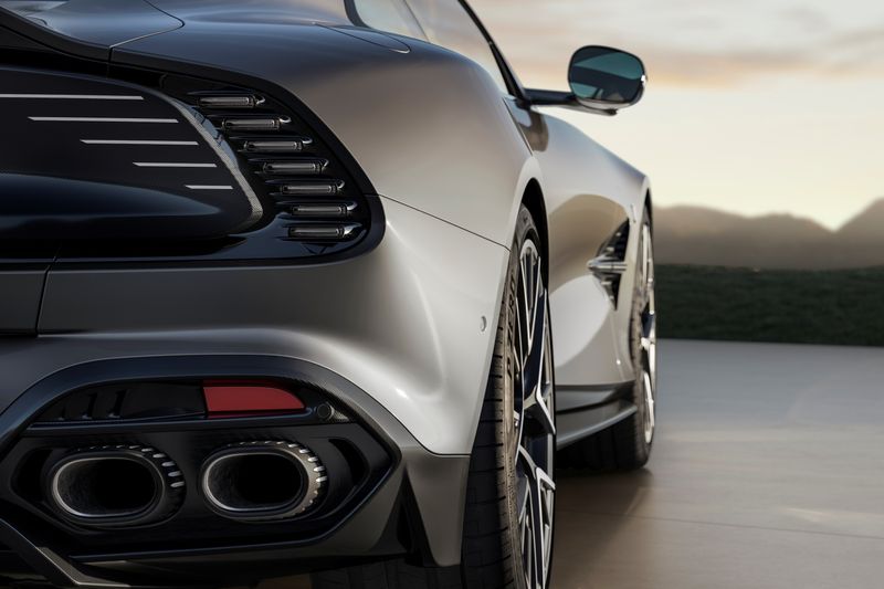 Zur Ausstattung des Vanquish 25 gehören die Q-Commission-Auspuffendrohre (Bild: Aston Martin)