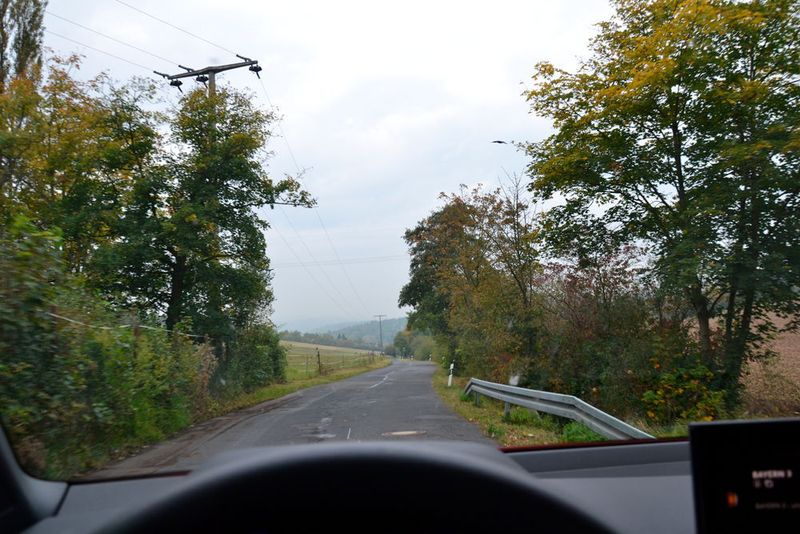 ... als auch auf schlechten Straßen ausgesprochen niedrig. (Michel/»kfz-betrieb«)