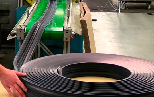 M+R Dichtungstechnik, hier ein Produktbeispiel, war bis jetzt Teil der Semperit-Gruppe. Letztere hat aber nun entschieden, sich von ihren Anteilen an M+R zu trennen. Lesen Sie hier, warum ...(Bild:  M+R Dichtungstechnik)