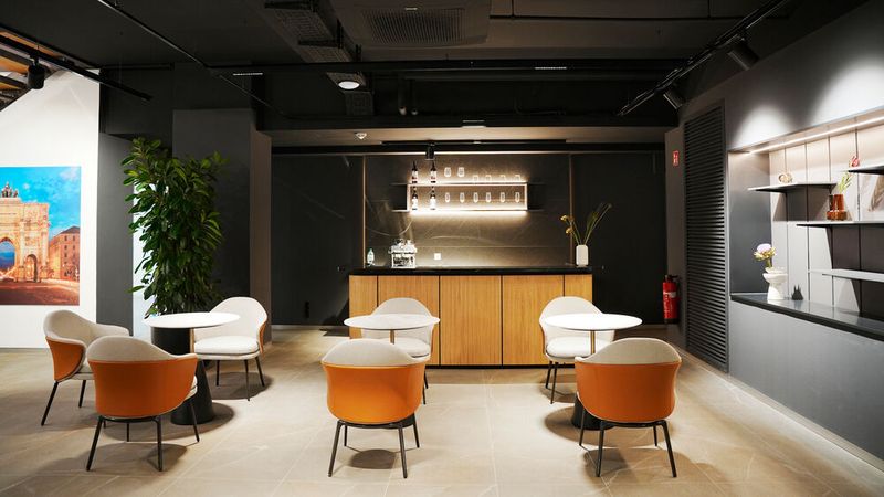 Eine Kaffeeecke ermöglicht entspannte Gespräche. (Bild: BYD)