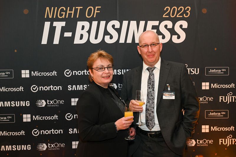 Über die Einladung haben sich Anja Gondolf und Yogi Schneider (21unity) sehr gefreut. (Bild: Hannes Magerstädt)