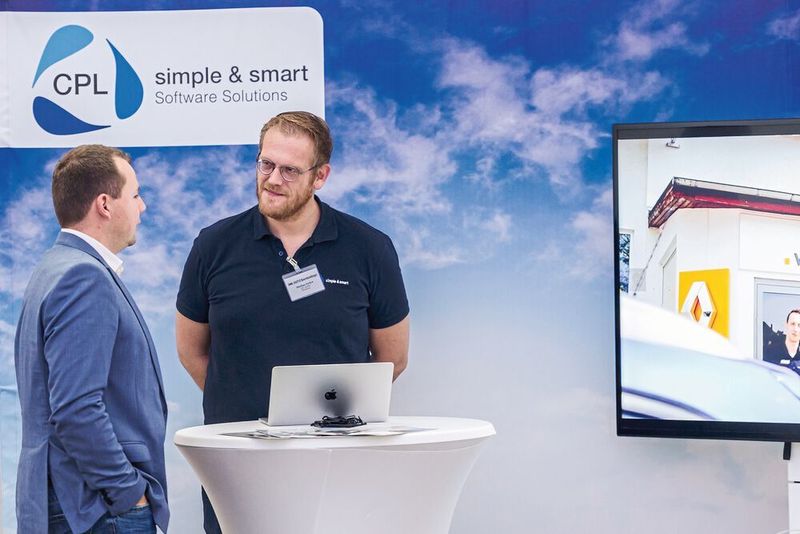 Stefan Geier von der CPL GmbH stellte mit MPO eine Plattform vor, die Angebotserstellung, Werkstattterminierung oder Marketingpreise vereint und viele Schnittstellen bietet. (»kfz-betrieb«/Rainer Wengel)