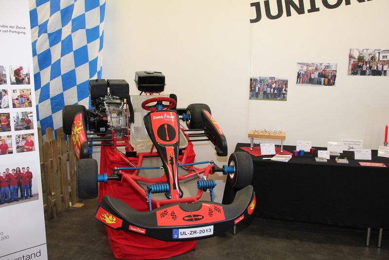 Ausstellungsstücke der Junior-Firma von Zwick. (Bild: Schäfer)