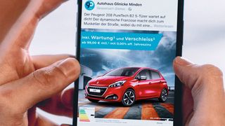 Mit Werbekampagnen auf Facebook erreicht ein Autohaus ganz gezielt die richtigen Interessenten. (Bild: ABH 24)