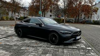 Das neue Mittelklasse-Coupé von Mercedes-Benz heißt CLE und löst die entsprechenden Varianten von C-Klasse und E-Klasse ab. (Bild: Simon – VCG)