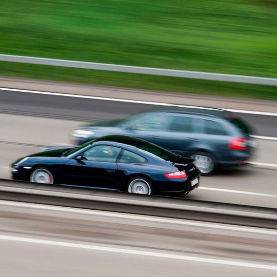Bundestag und Bundesrat haben ein generelles Tempolimit auf Autobahnen bisher mehrheitlich abgelehnt.(Bild:  gemeinfrei /  Pixabay)
