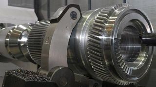 Die mechanische Bearbeitung von Zahnrädern, Turbinen- und Triebwerksbauteilen stand beim Open House von Okuma im Fokus.  (Bild: Hennecke)