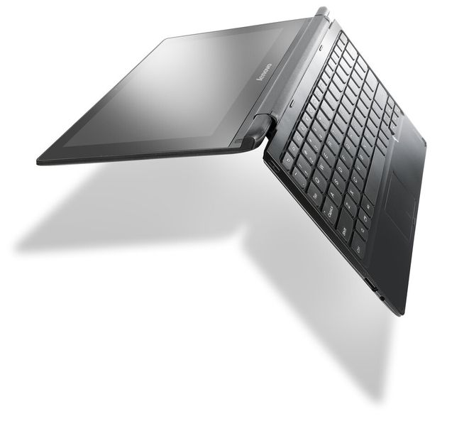 Mit Hüftschwung: solide Scharniere sollen das Display stabil halten. (Bild: Lenovo)