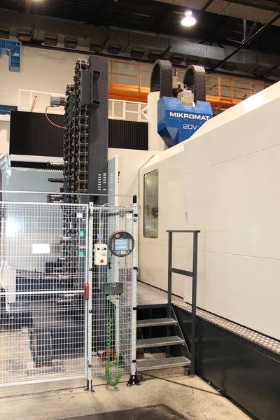 Werkzeug-Kettenmagazin der Mikromat-Portalfräsmaschine 20V. (Bild: Kuttkat)