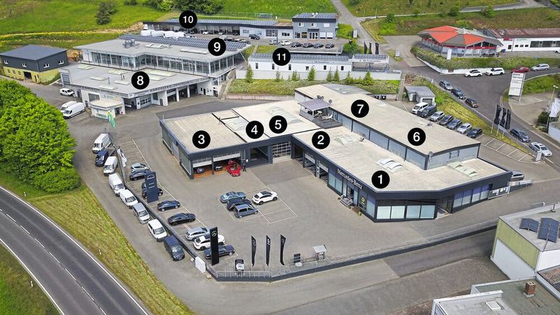 Der neue Standort von A.M.T. mit seinen Betriebsteilen: 1. Serviceannahme, 2. Dialogannahme, 3. Pkw-Werkstatt, 4. Bremsenprüfstand, 5. Lkw-Werkstatt, 6. Verwaltung, 7. Lager, 8. Karosserie- und Lack-Abteilung, 9. Ausstellungshalle/Verkauf, 10. Fahrzeugaufbereitung, 11. Waschpark. (Bild: A.M.T. Autohaus)