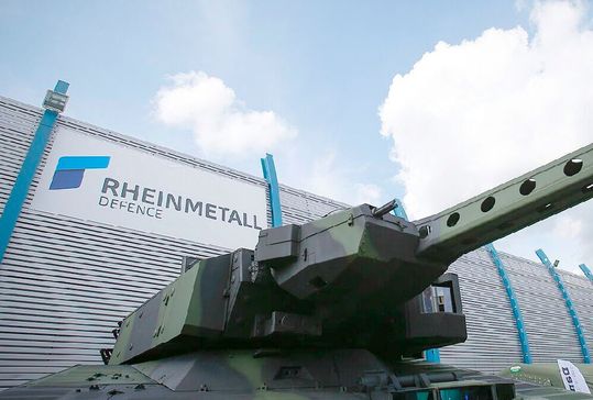 Gestern hat der Rüstungskonzern Rheinmetall seine Prognosen für die Zukunft abgegeben. Demnach erwartet das Unternehmen rosige Zeiten ...(Bild:  Rheinmetall)