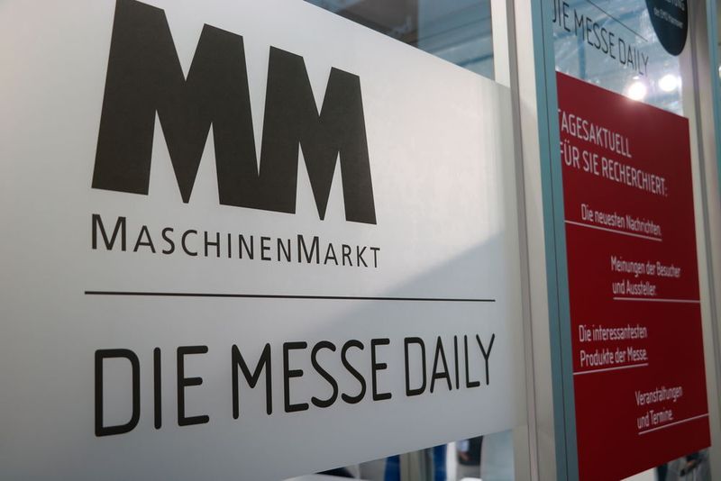 While the sun was shining outside, the keyboards were smoking in the editorial office of the MM MaschinenMarkt, so that every issue of the trade fair daily was printed on time.  (Gillhuber)