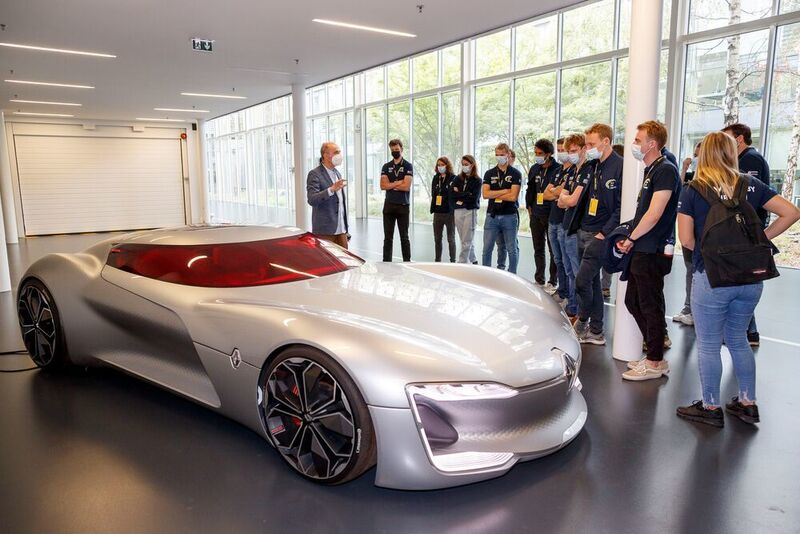 Das Stella Vita: ein mit Photovoltaik-Paneelen bestücktes vollelektrisches Experimentalfahrzeug.  (Renault)