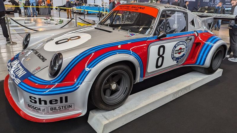 Dürfte, egal ob als Poster, Modellbausatz oder Carrrera-Bahn-Fahrzeug, in kaum einem Bubenzimmer in den Siebziegern gefehlt haben: Porsche Carrera RSR. (Bild: Dominsky – VCG)