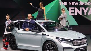 Skoda will mit dem Enyaq nochmals den Absatz erhöhen und sich ins Zeitalter der Elektromobilität transformieren. Bei der Modellpremiere zeigten sich die Markenvertreter sehr zuversichtlich. (Grimm/»kfz-betrieb«)