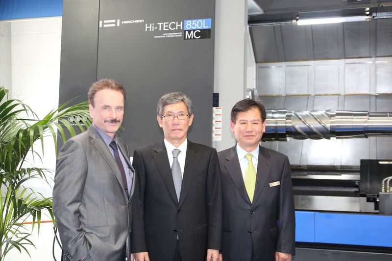 Die Hwacheon-Führungsspitze: Vice President Klaus Ludwig, President & CEO Young-Doo Kwon und Europachef Kyu-Bok Cho (von links). (Bild: Kroh)