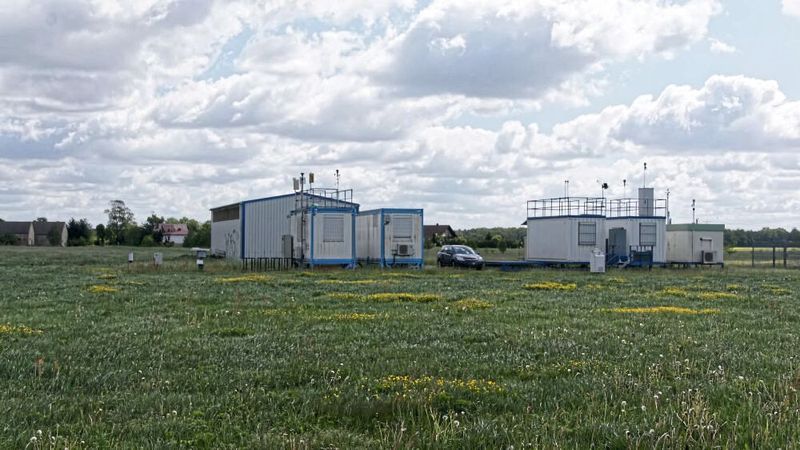 Die Langzeitmessungen zur Luftqualität von TROPOS laufen in Melpitz bei Torgau bereits seit rund 30 Jahren. Die Station ist inzwischen Teil des EU-Forschungsnetzwerks ACTRIS und des Europäischen Luftkontrollnetzwerkes EMEP. (Bild: Gerald Spindler, TROPOS)