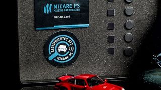 Mittels kleiner NCF-Chips lassen sich Oldtimer unsichtbar markieren.  (Micare)