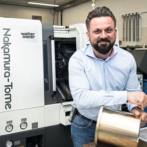 Branko Meljancic, Inhaber und Geschäftsführer der GGT Gleit-Technik AG, hat als CNC-Polymechaniker im Unternehmen begonnen und ist technologisch in der Gleitlager-Technik bestens bewandert. 