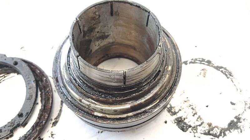 Die SRU-Pendelrollenlager-Einheiten wurden über 190 Stunden einem Betrieb im Schlammwasser ausgesetzt und bewiesen dabei im Vergleich zu Stehlagern eine erhöhte Lebensdauer. (Findling Wälzlager)