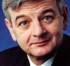 Für den deutschen Ex-Außenminister und Grünen-Politiker Joschka Fischer stellt das noch in seiner Amtszeit verabschiedete Energiegesetz eine ideale politische Grundlage für die Entwicklung neuer Technologien dar.  Bild: Deutscher Bundestag (Archiv: Vogel Business Media)
