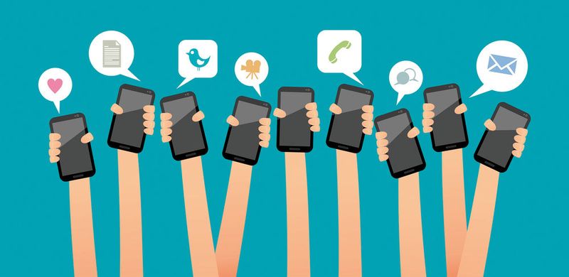 Die Digital Natives oder Generation Z (ab etwa 1995) pflegen einen intuitiven Umgang mit digitalen Technologien. Unternehmen sollten die Kommunikationskanäle dieser jungen Menschen kennen und nutzen. (Bild: © rondabroc.com - Fotolia.com)