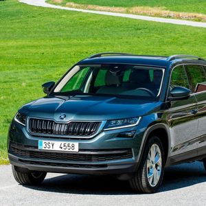 Als SUV soll der Kodiaq ein Allrounder fürs Business und für die Freizeit sein. Sein Design spiegelt die markentypische Formensprache. Es dominiert ein Mix aus eleganten Linien und sportlichen Konturen.