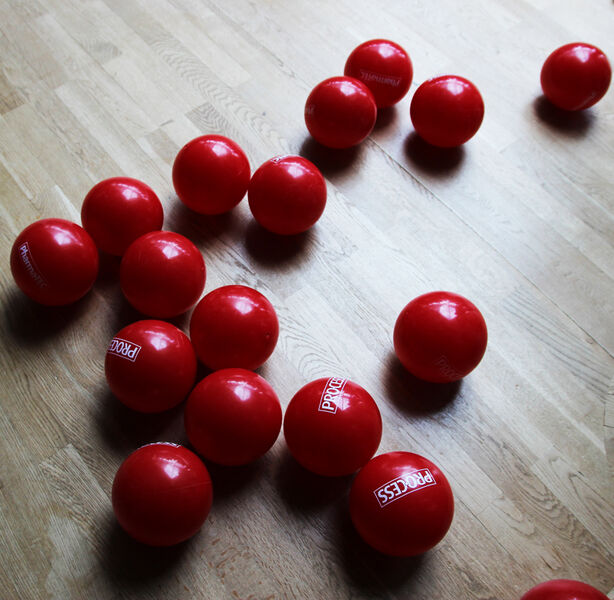 Bringen Sie mit uns den roten PROCESS-Ball #insRollen! Alle Details zur Aktion: www.process.de/insrollen (Bild: PROCESS)