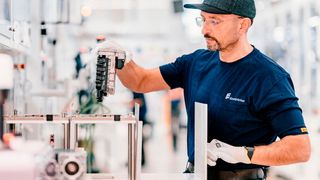 Die Produktion von Komponenten für elektrische Fahrzeugheizungen in Herxheim. (Bild: Eberspächer)