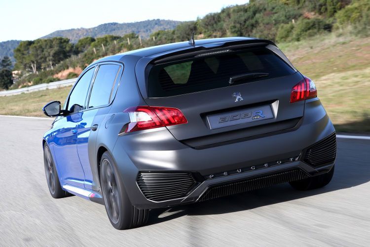 Der Löwe brüllt nicht, sondern schleicht sich heimlich an – nur um dann umso gnadenloser zuzuschlagen. (Foto: Peugeot)