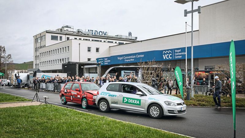 Der Livecrash war die Grundlage für die Darstellung des Unfallschadenprozesses. Der Livecrash war die Grundlage für die Darstellung des Unfallschadenprozesses.